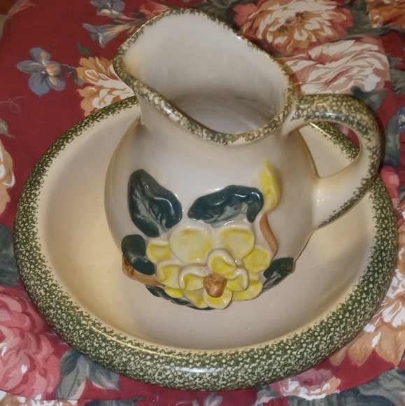 Vintage China, Pitcher and Basin - Picture 2 of 4